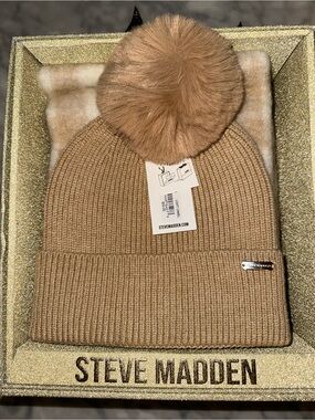 Steve Madden beanie and scarf 2 piece set
